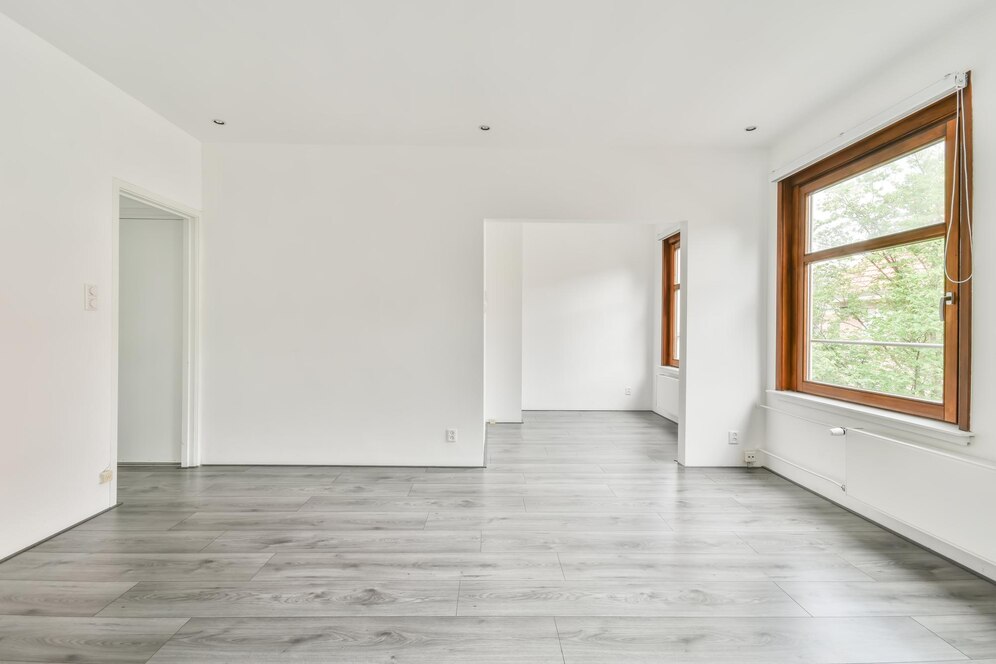 interieur-salle-blanche-fenetres_181624-58245